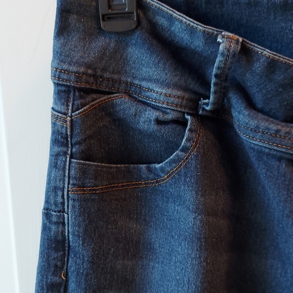 Junior's Kiss & Fly Collection by Rosee jeans - Picture 4 of 9